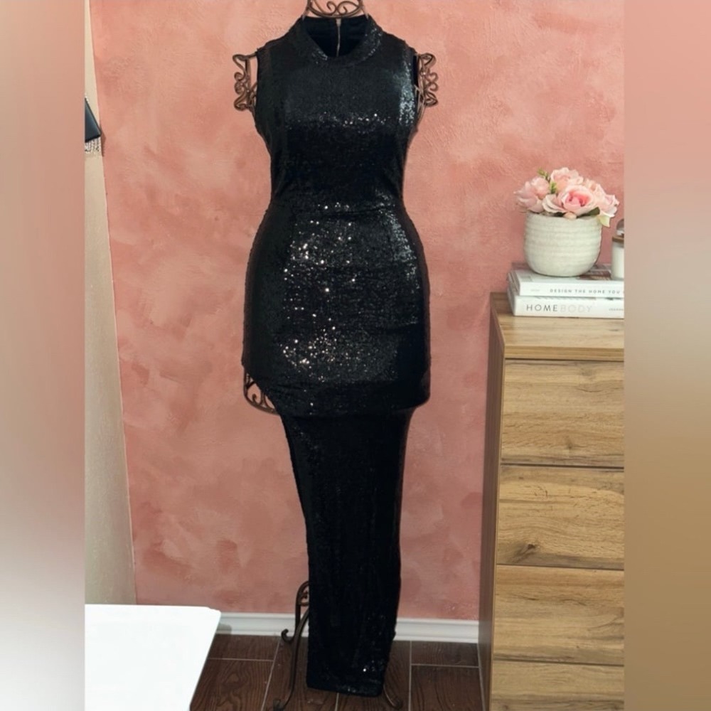 XTAREN Women Black Sequin Sleeveless Mock Neck Maxi Gown Dress Size Small Slit